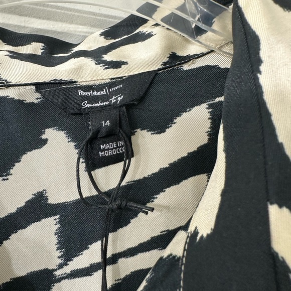 River Island Boyfiend Satin Black & White (off white) blouse - new with tags! - - Picture 2 of 5